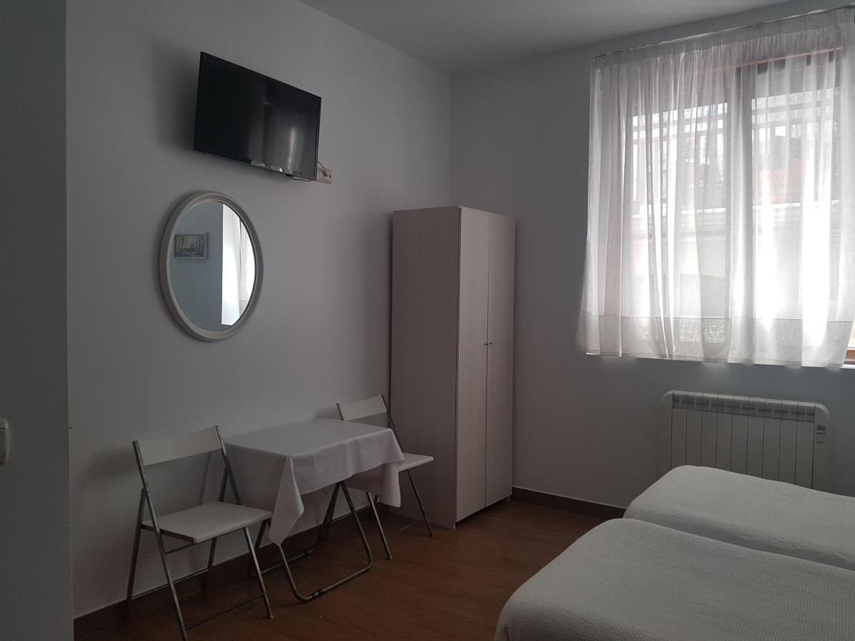 Pension Atxiki San Sebastian Room photo