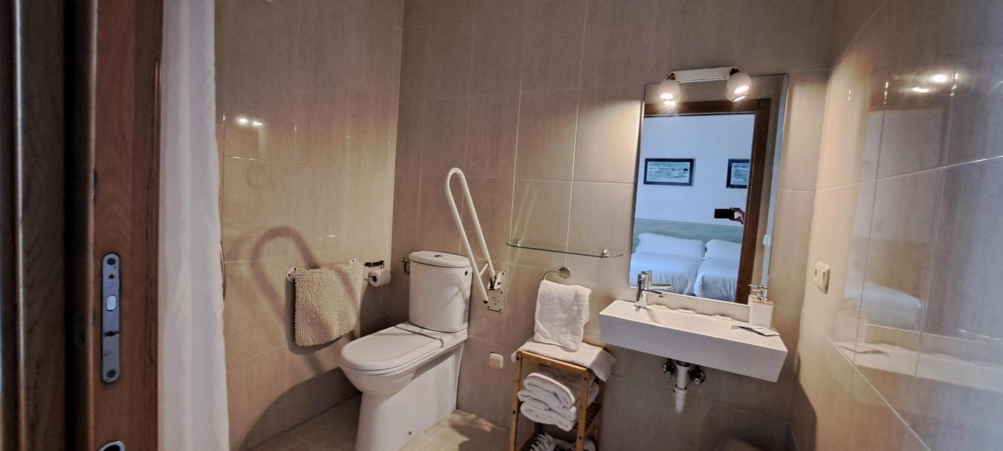 Pension Atxiki San Sebastian Room photo