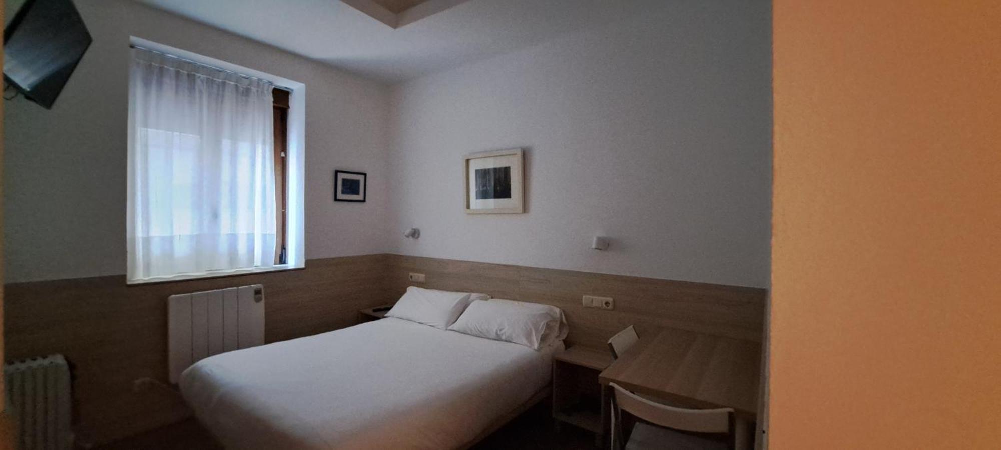 Pension Atxiki San Sebastian Room photo